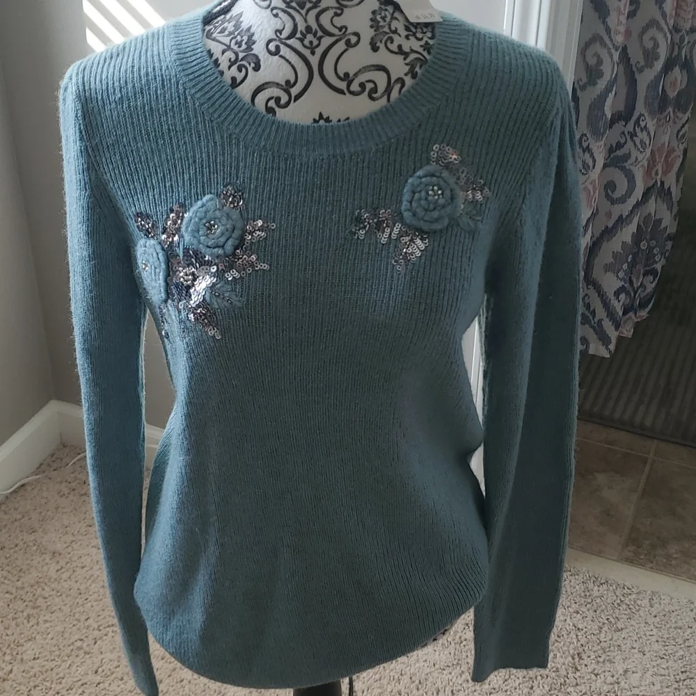 Sweater - Picture 1 of 4